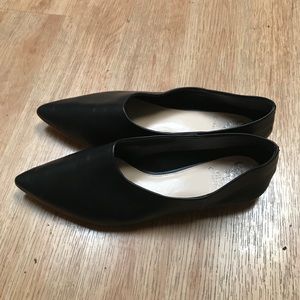 Vince Camuto Black Stanta Flats Size 9.5M
